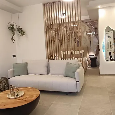Th Tsimas Luxury 4 Apartment