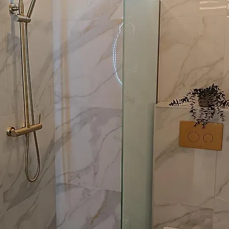 Th Tsimas Luxury 4 * 斯卡拉伯塔麦斯